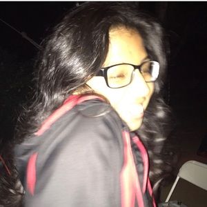 Meet your Posher, Desiree